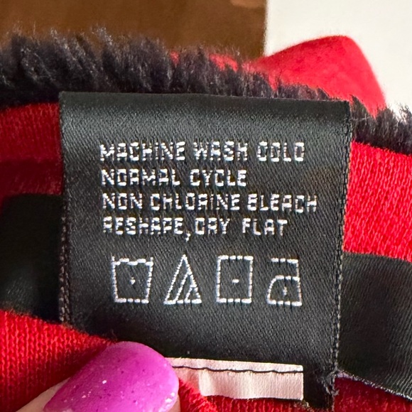 •Nina Leonard• Red Sweater with Black Faux Fur Trim - Size Large - Picture 5 of 6
